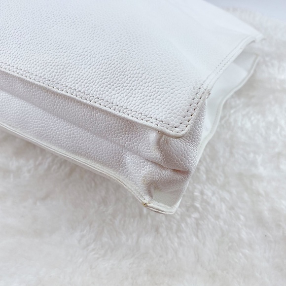 Sale!❤️Chanel Vintage Caviar Wood Handle Tote - Picture 15 of 16